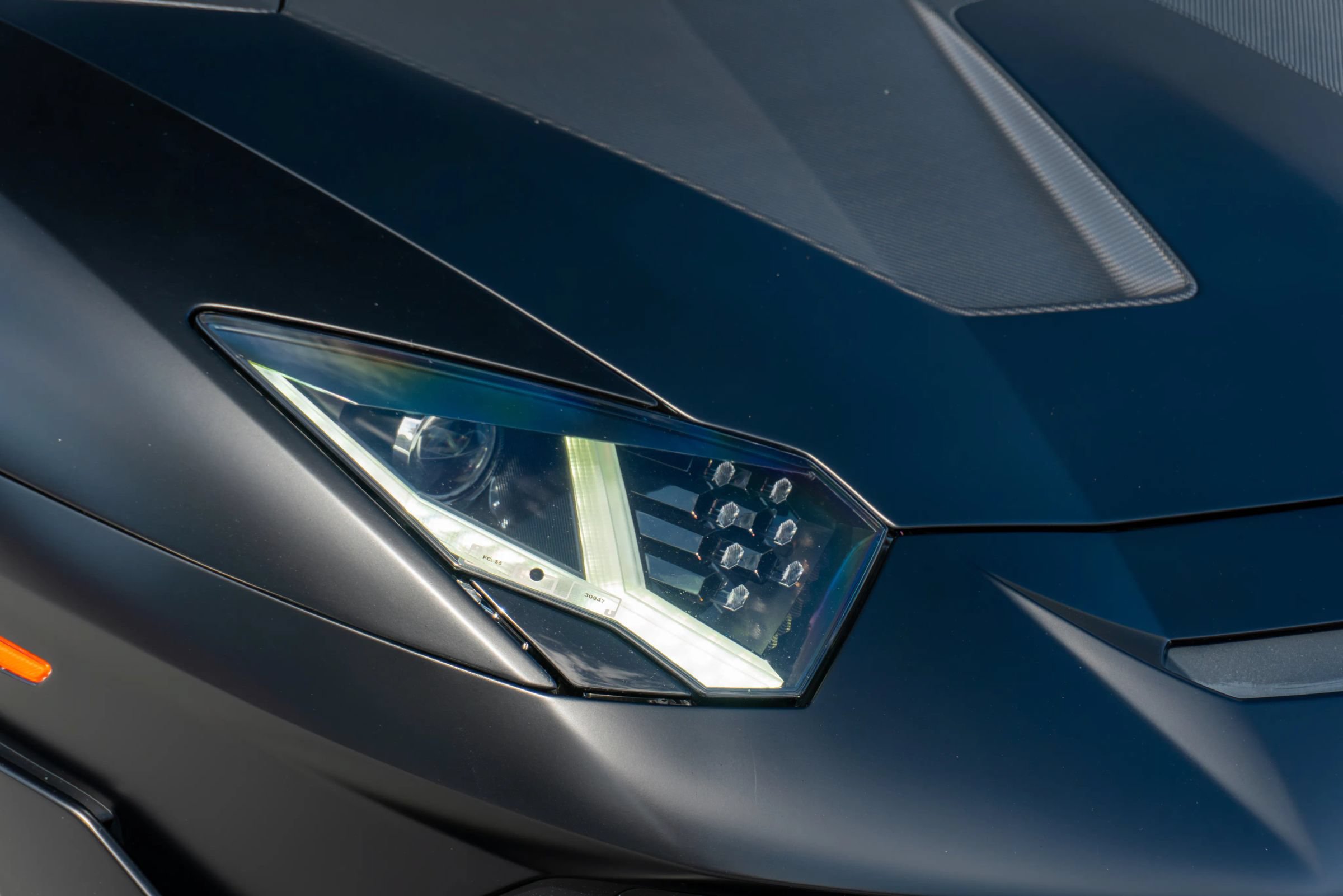 Used 2020 Lamborghini Aventador SVJ AWD/4WD image 39