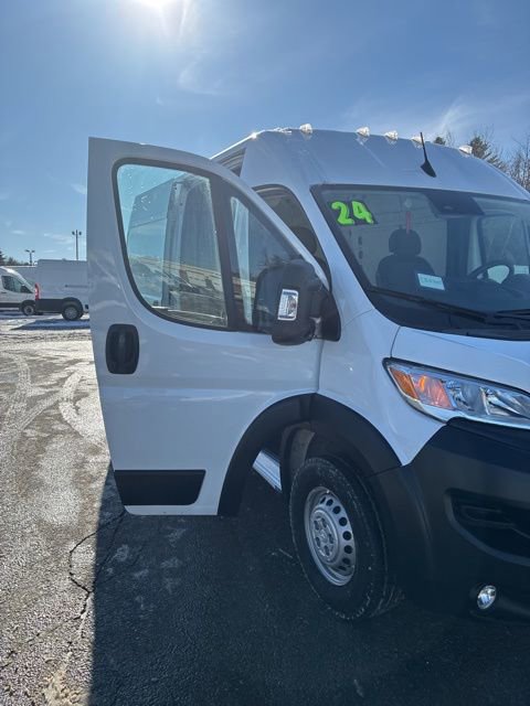 Used 2025 RAM ProMaster 2500 w/ Convenience Group image 8