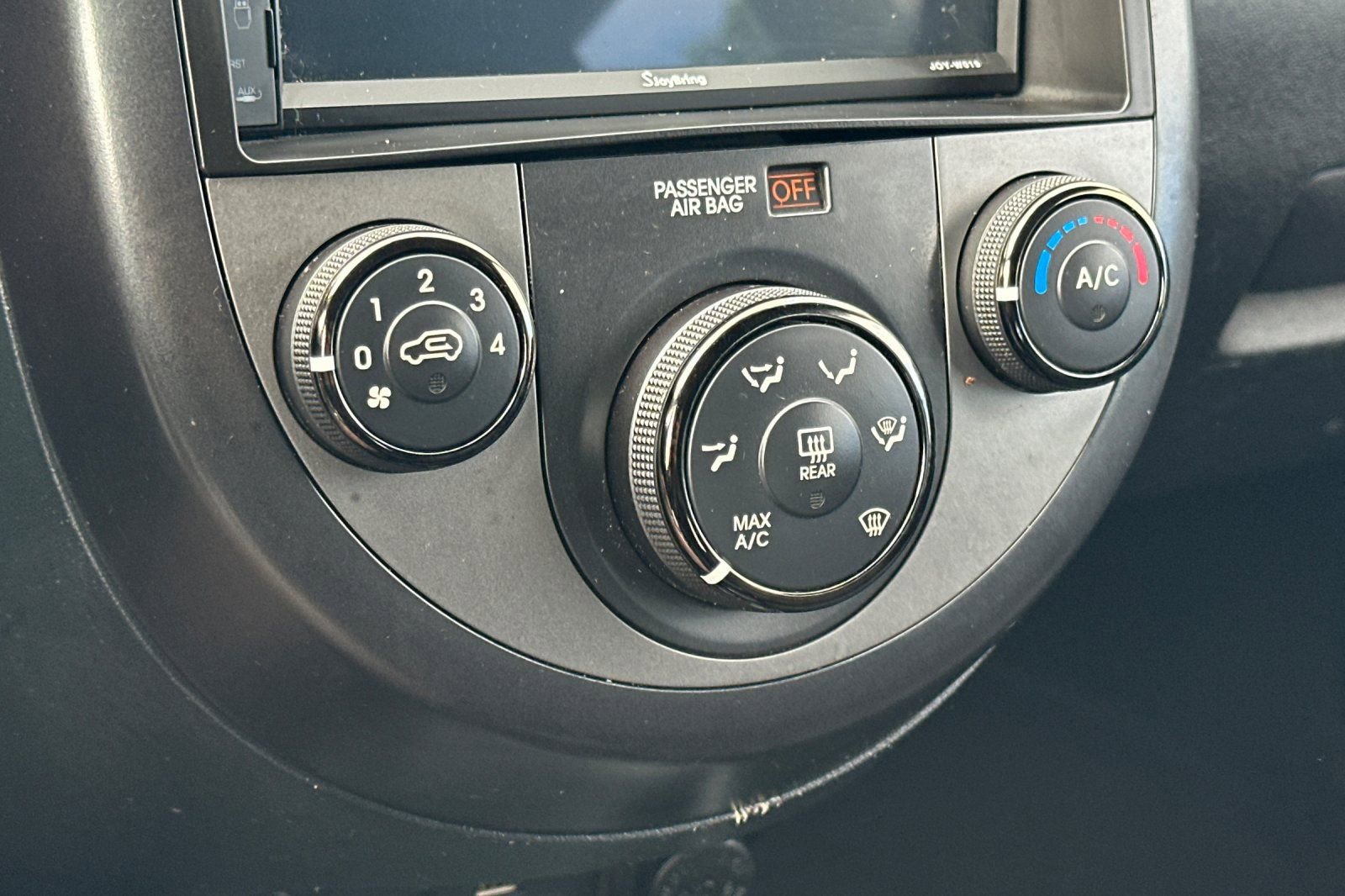 Used 2010 Kia Soul + FWD image 20