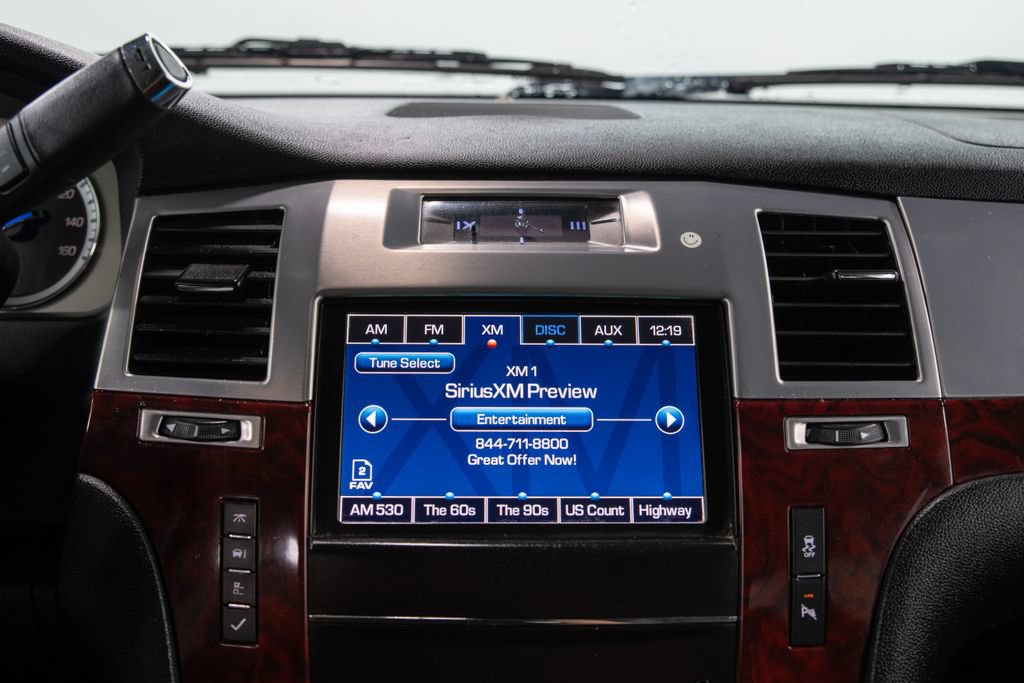 Used 2014 Cadillac Escalade Luxury AWD/4WD image 26