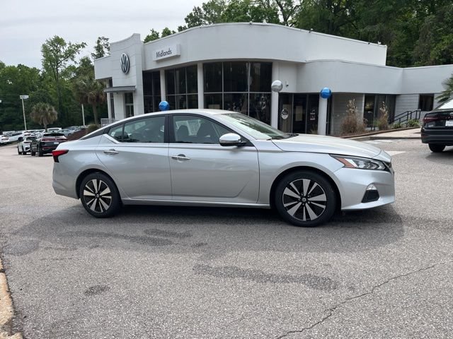 Used 2022 Nissan Altima 2.5 SV FWD image 2