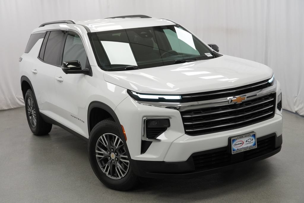 Certified 2024 Chevrolet Traverse LT w/ Trailering Package FWD image 36