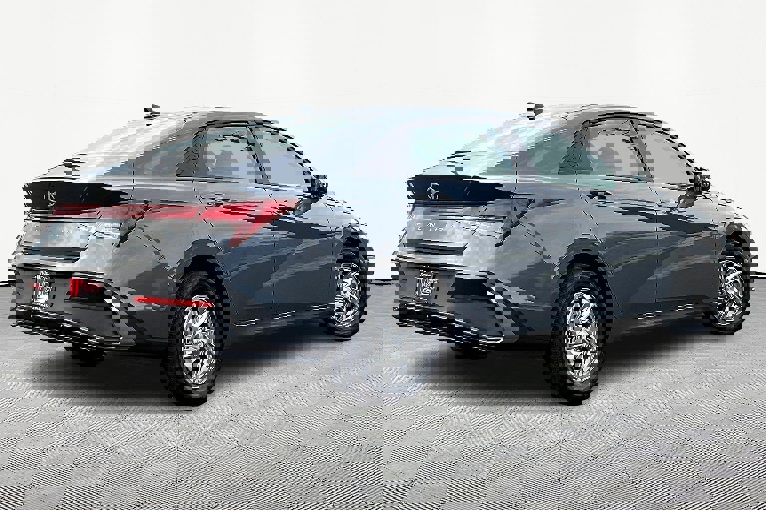 Certified 2025 Hyundai Elantra SE image 6