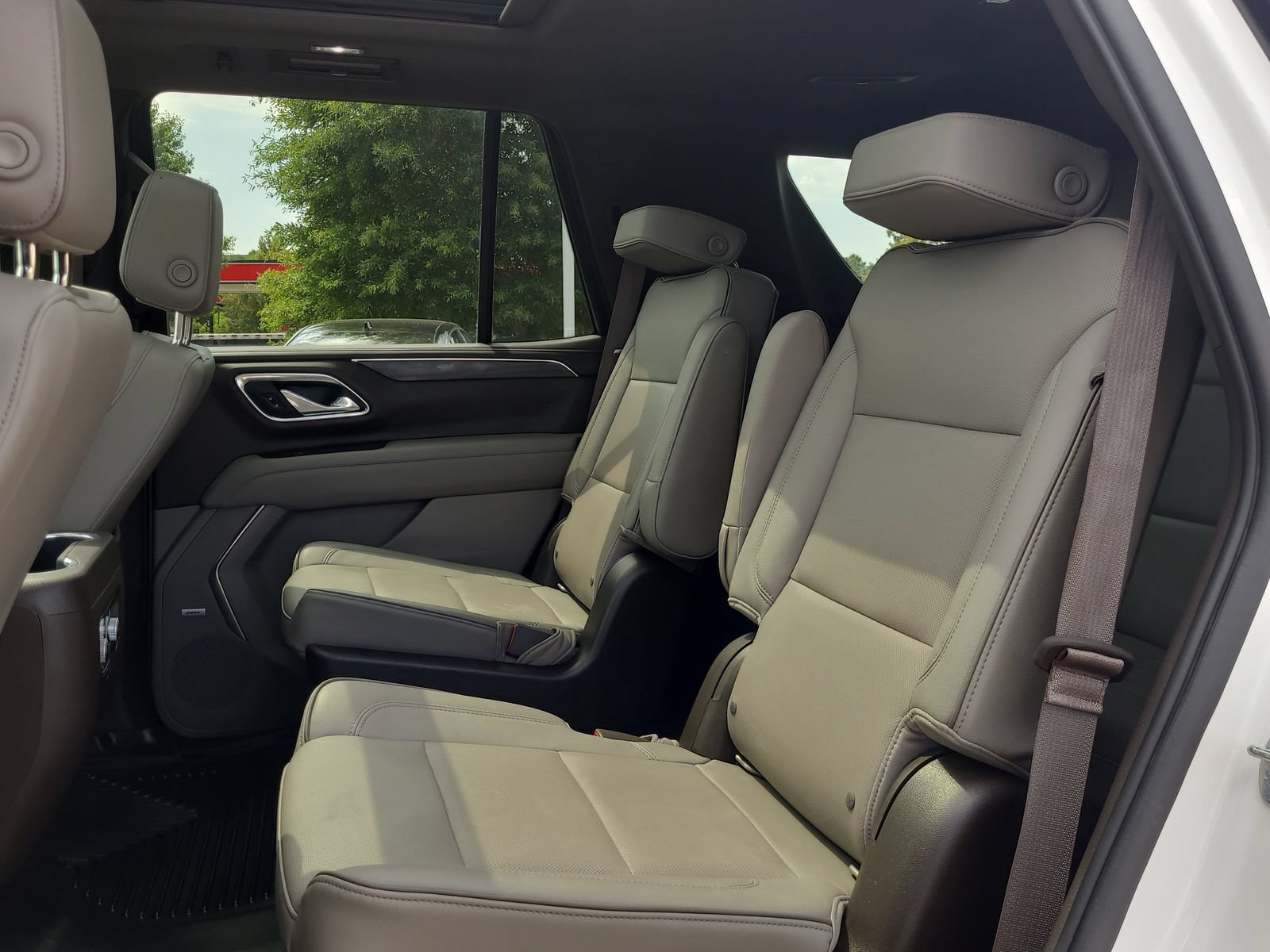 Used 2022 GMC Yukon SLT AWD/4WD image 13