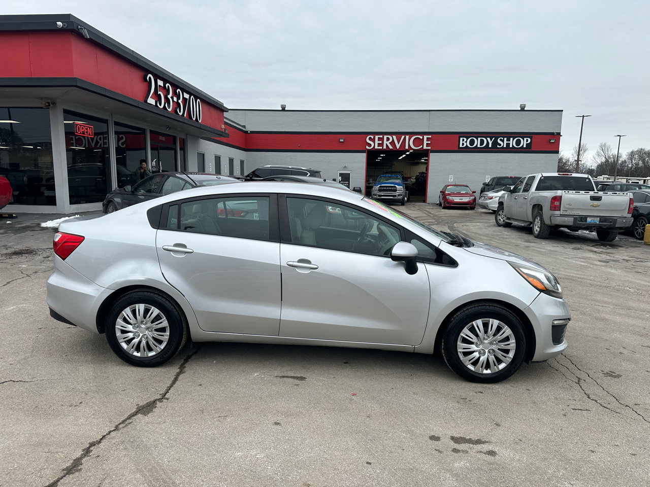 Used 2017 Kia Rio LX w/ Power Package image 2