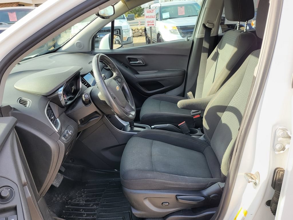 Used 2020 Chevrolet Trax LS w/ Tint and Cruise Package AWD/4WD image 20