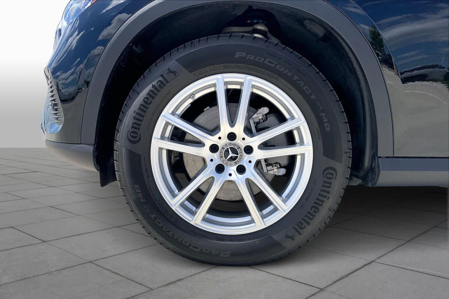 Used 2025 Mercedes-Benz GLC 300 image 11