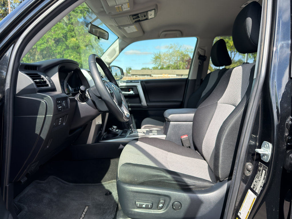Used 2016 Toyota 4Runner SR5 AWD/4WD image 21