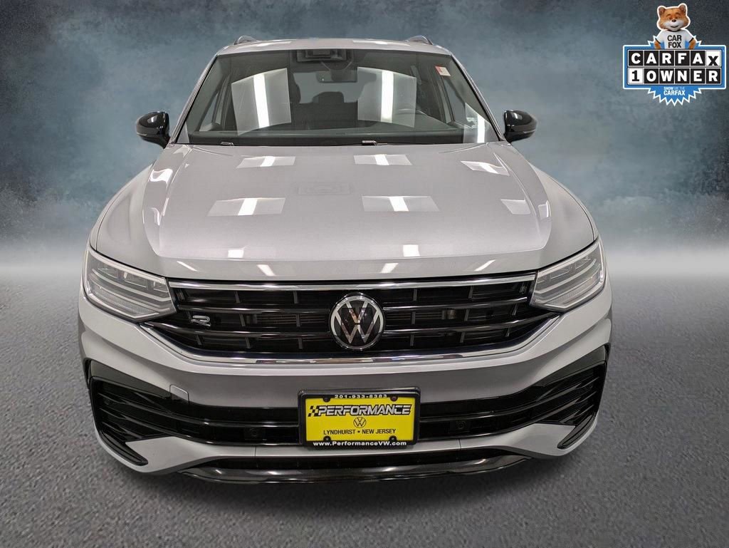 Used 2022 Volkswagen Tiguan SE R-Line image 2