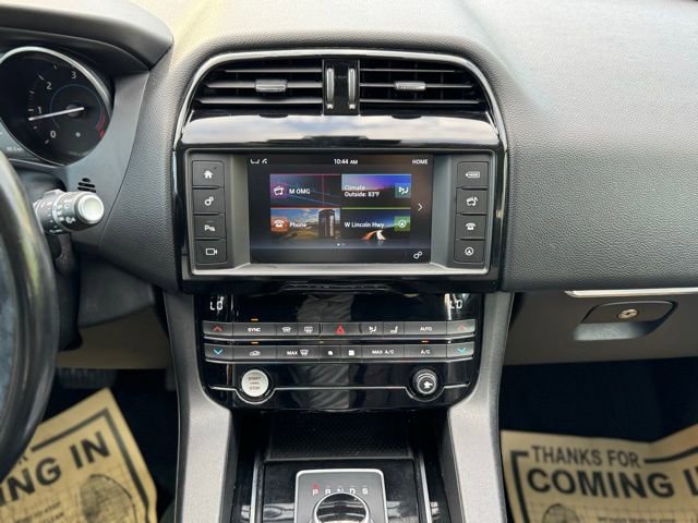Used 2018 Jaguar F-PACE Premium image 26