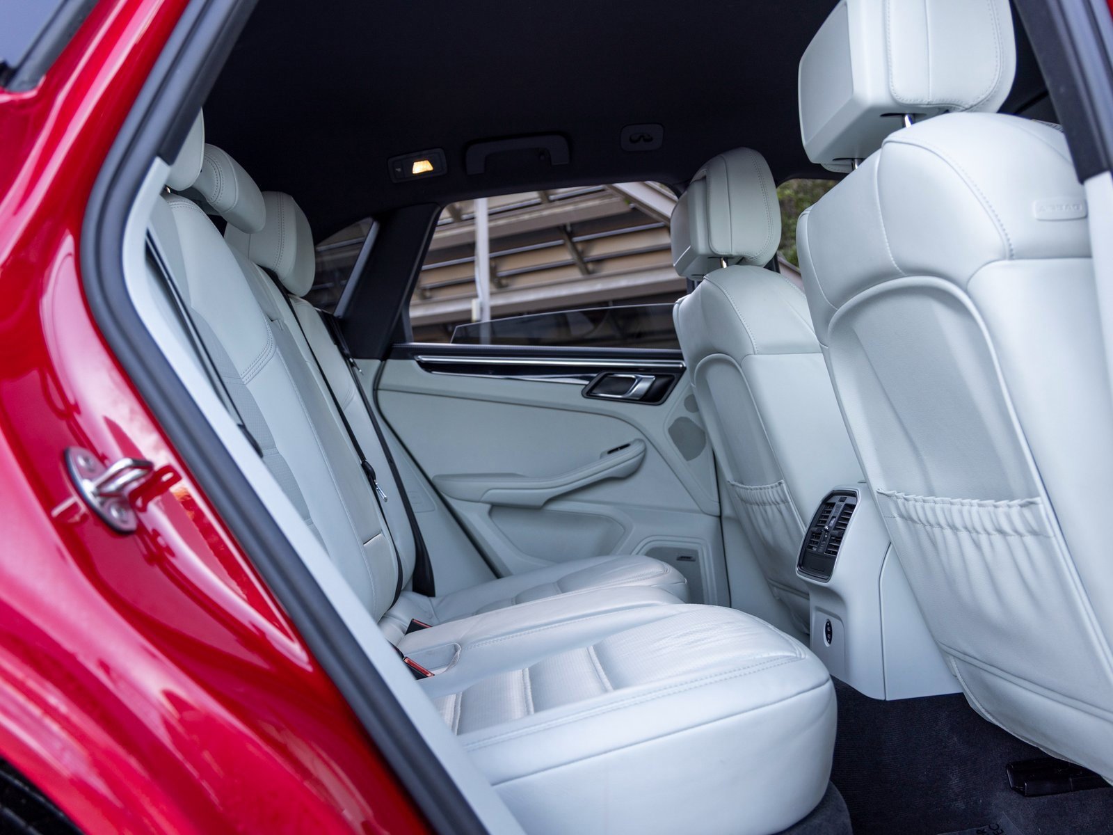 Certified 2024 Porsche Macan Turbo image 48