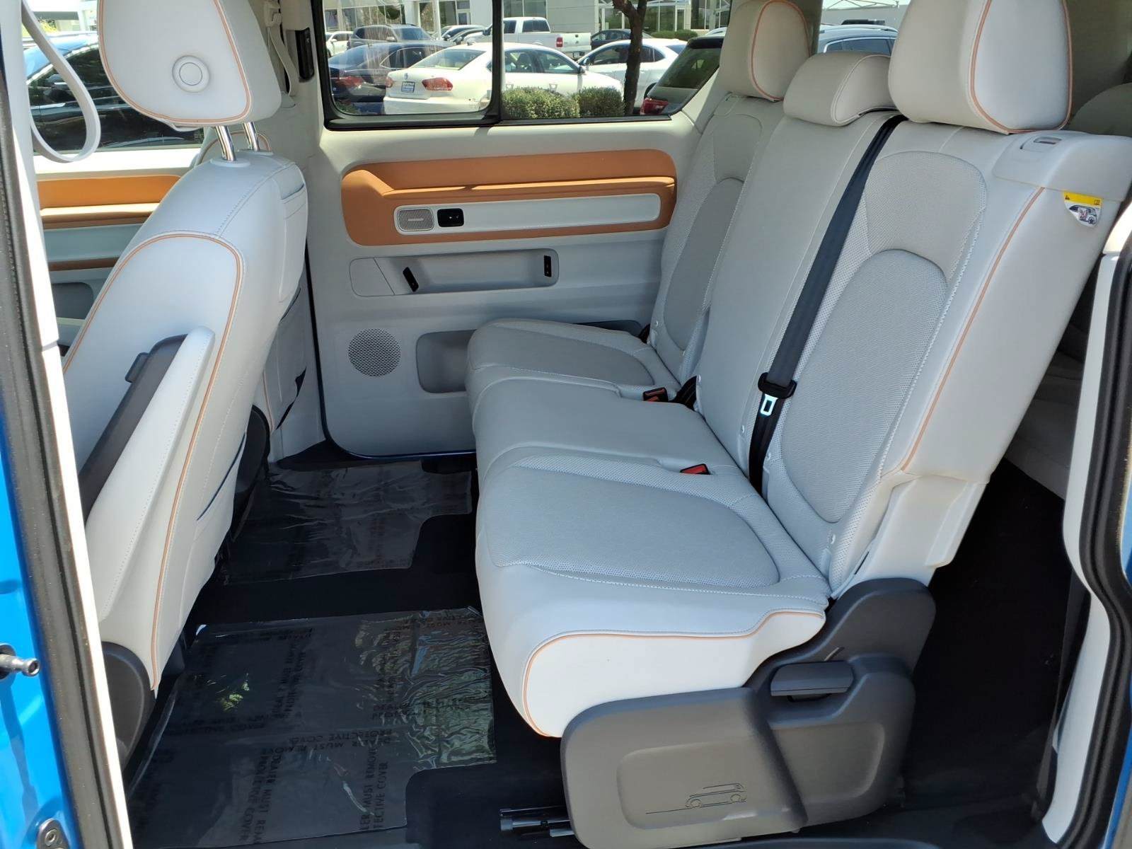 Certified 2025 Volkswagen ID. Buzz Pro S Plus RWD image 17