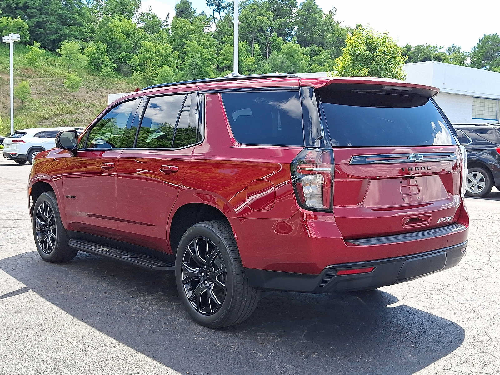 Used 2023 Chevrolet Tahoe RST w/ Luxury Package AWD/4WD image 4