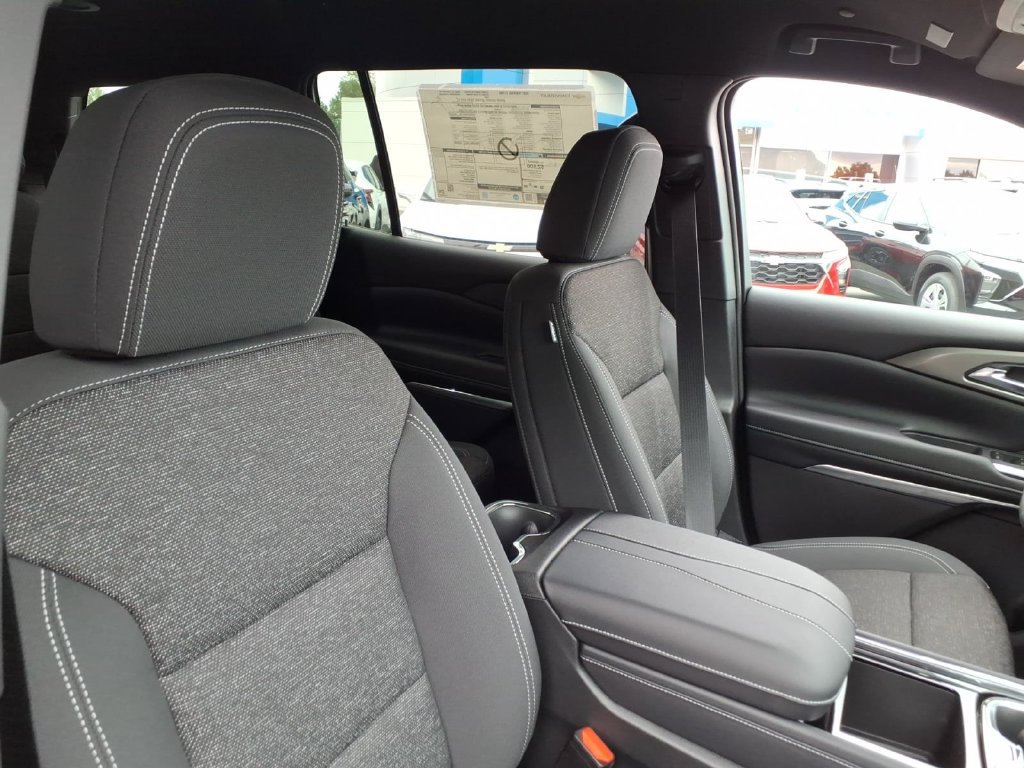 New 2027 Chevrolet Traverse LT FWD image 19