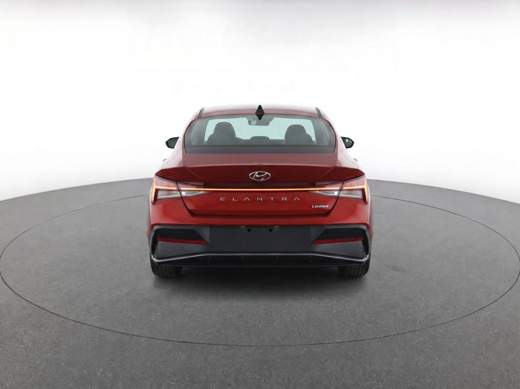 Used 2025 Hyundai Elantra Limited FWD image 7