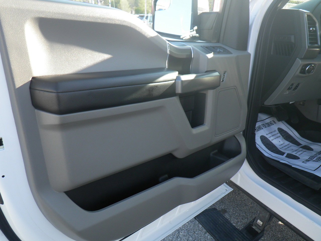 Used 2019 Ford F150 XLT w/ Equipment Group 302A Luxury image 18