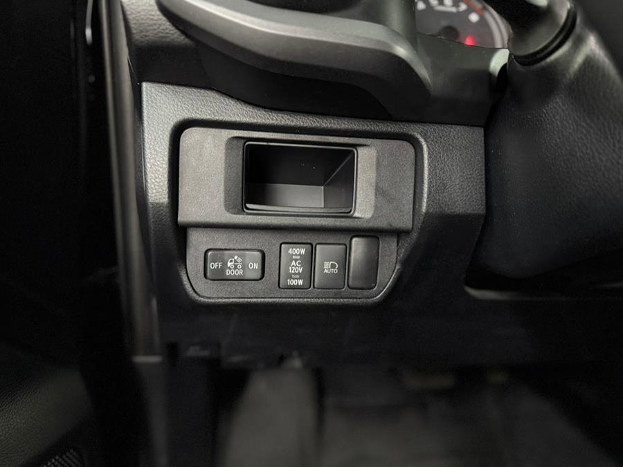 Used 2018 Toyota Tacoma TRD Sport image 34
