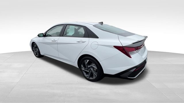 Used 2025 Hyundai Elantra Sport FWD image 4