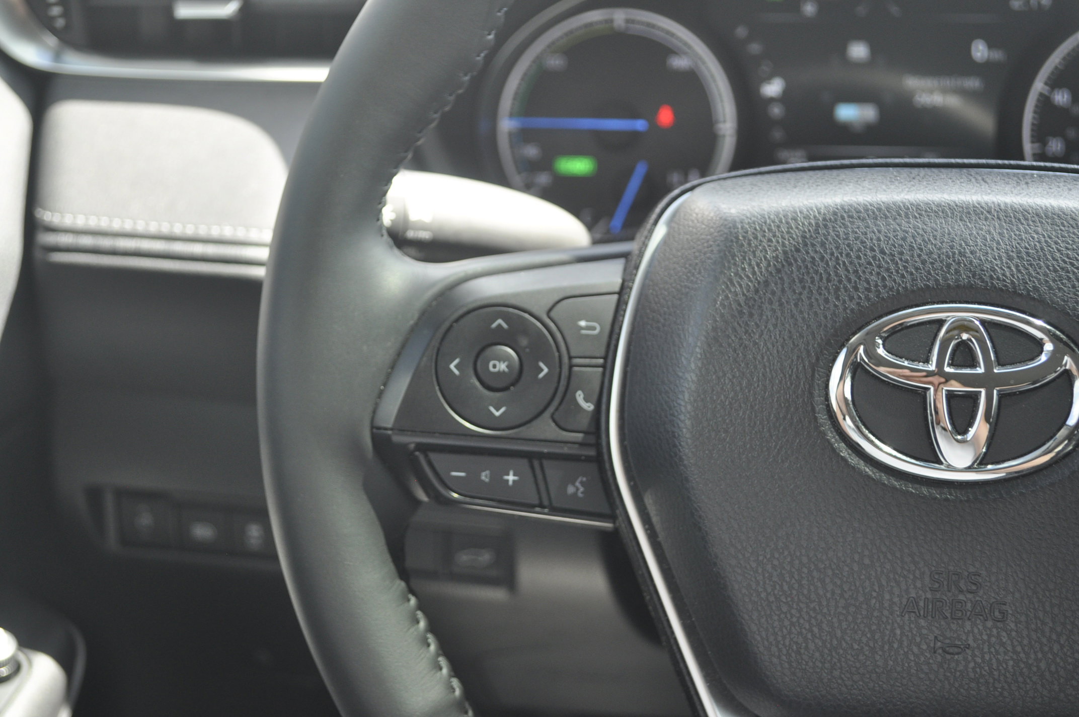 Used 2024 Toyota Venza LE AWD/4WD image 19