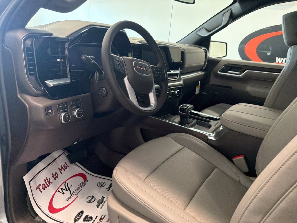 New 2026 GMC Sierra 1500 SLT w/ SLT Premium Package AWD/4WD image 11