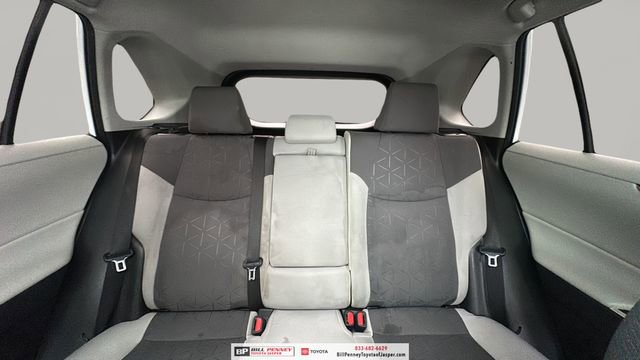 Used 2021 Toyota RAV4 XLE w/ Convenience Package image 18