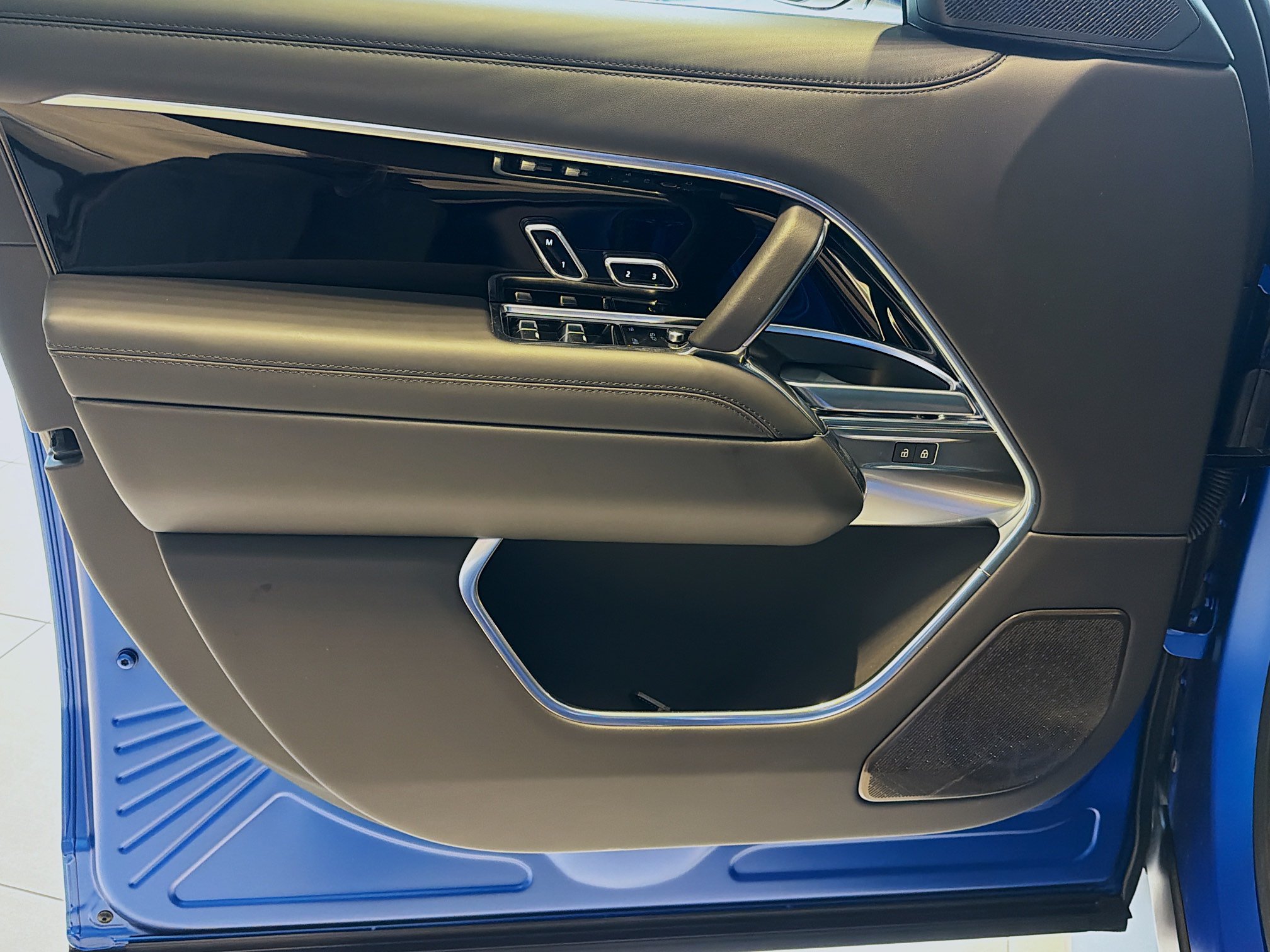 New 2026 Land Rover Range Rover Long Wheelbase Autobiography AWD/4WD image 19