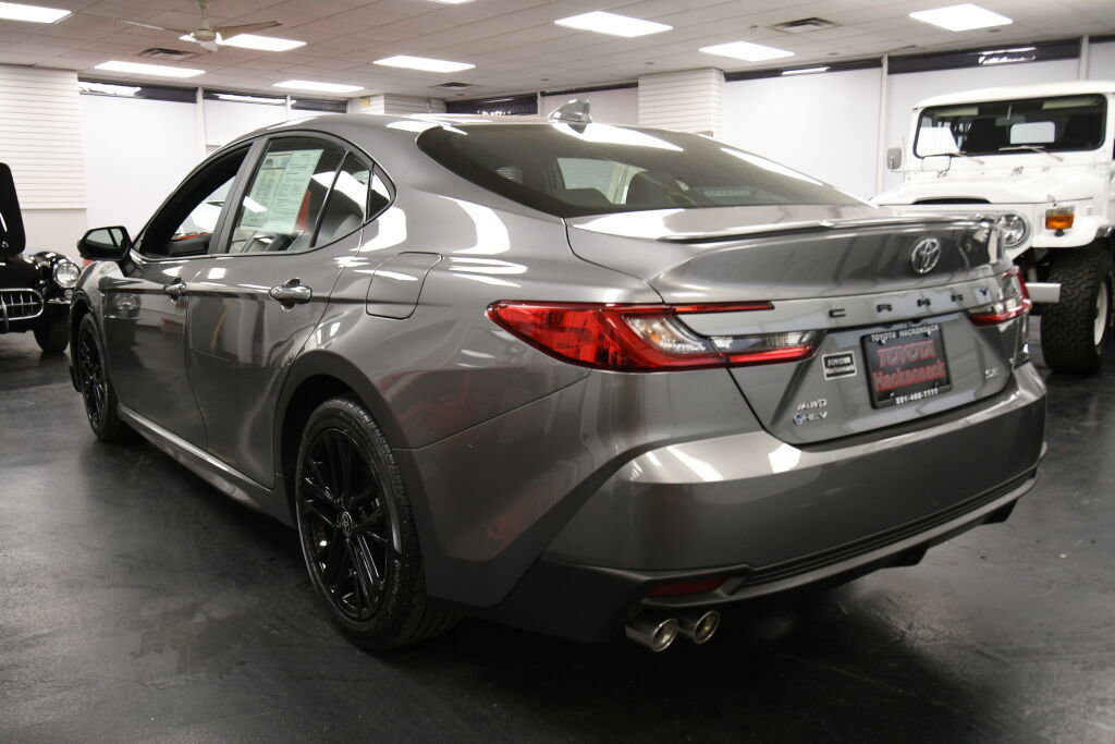 Certified 2025 Toyota Camry SE image 5