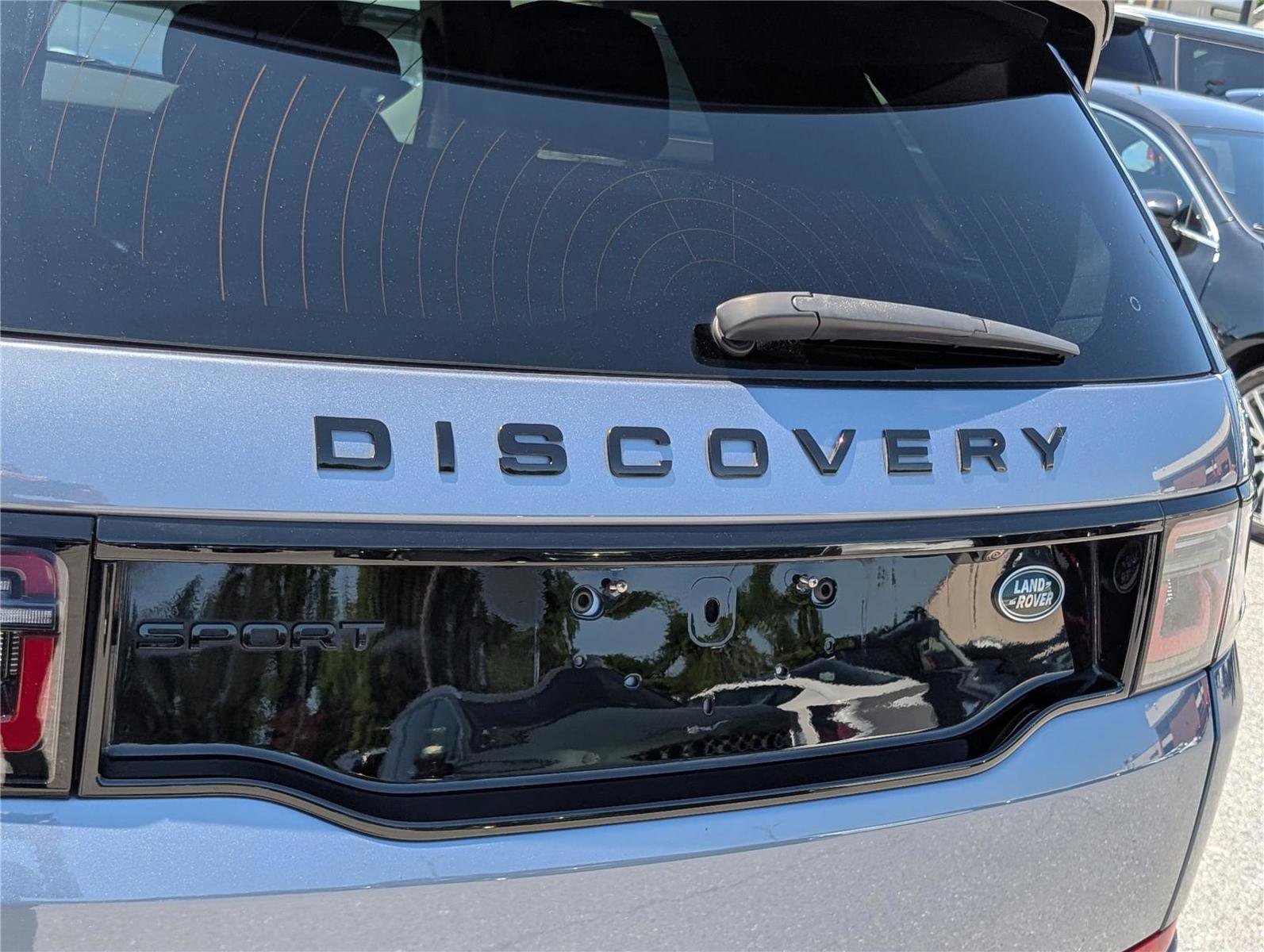 Used 2022 Land Rover Discovery Sport S R-Dynamic AWD/4WD image 9