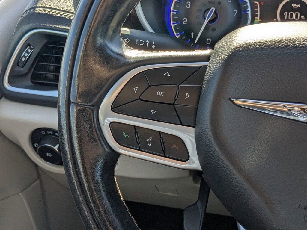 Used 2022 Chrysler Pacifica Limited FWD image 22