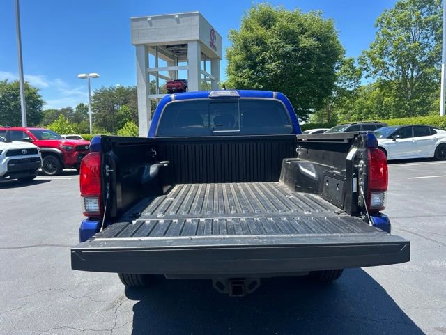 Used 2022 Toyota Tacoma SR5 w/ Technology Package RWD image 10