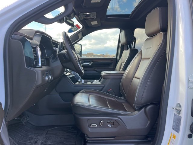 Used 2024 GMC Sierra 3500 Denali image 17
