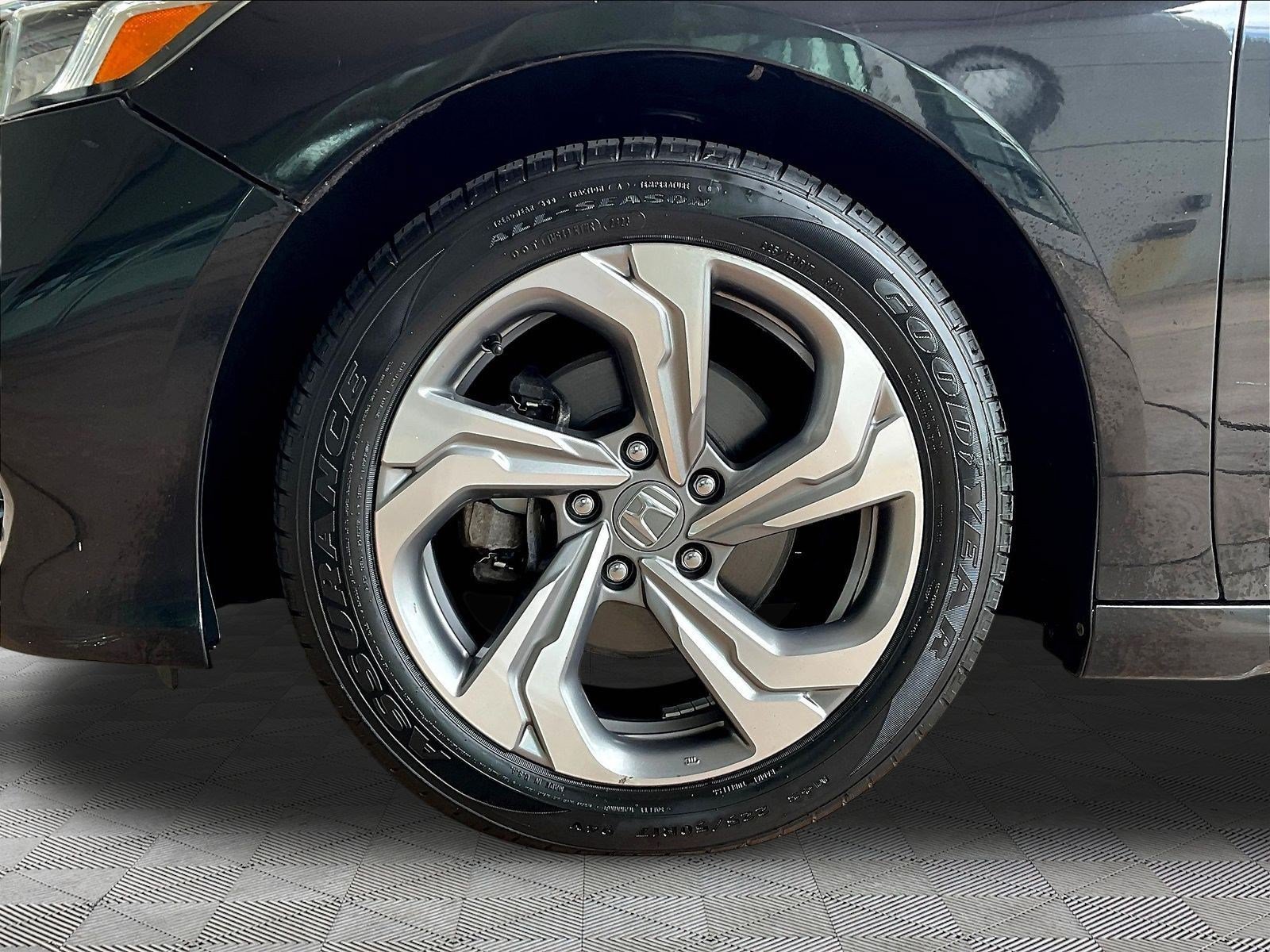 Used 2018 Honda Accord EX-L image 32