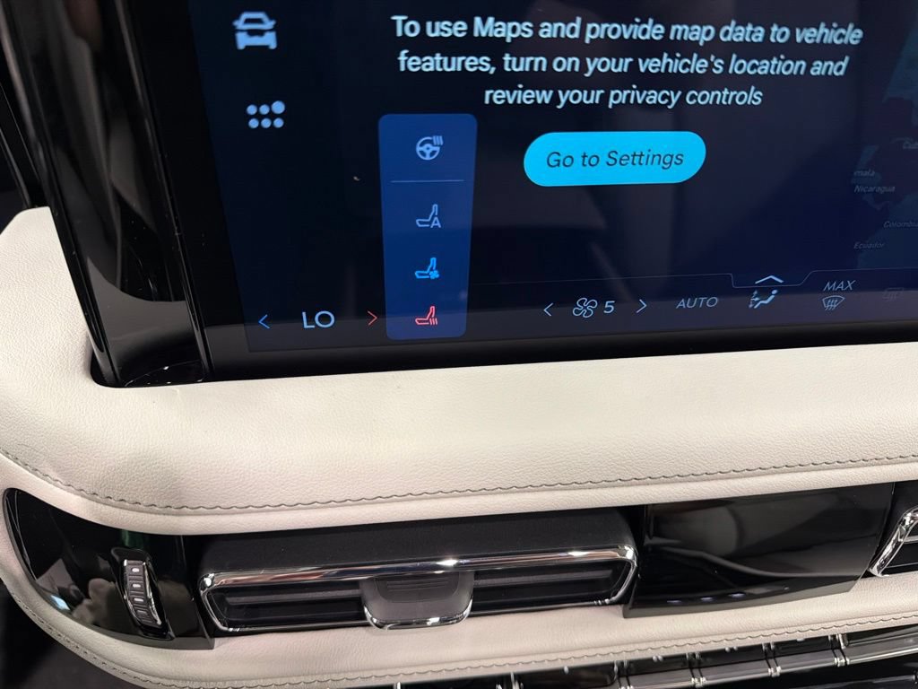 New 2026 Lincoln Aviator AWD image 13
