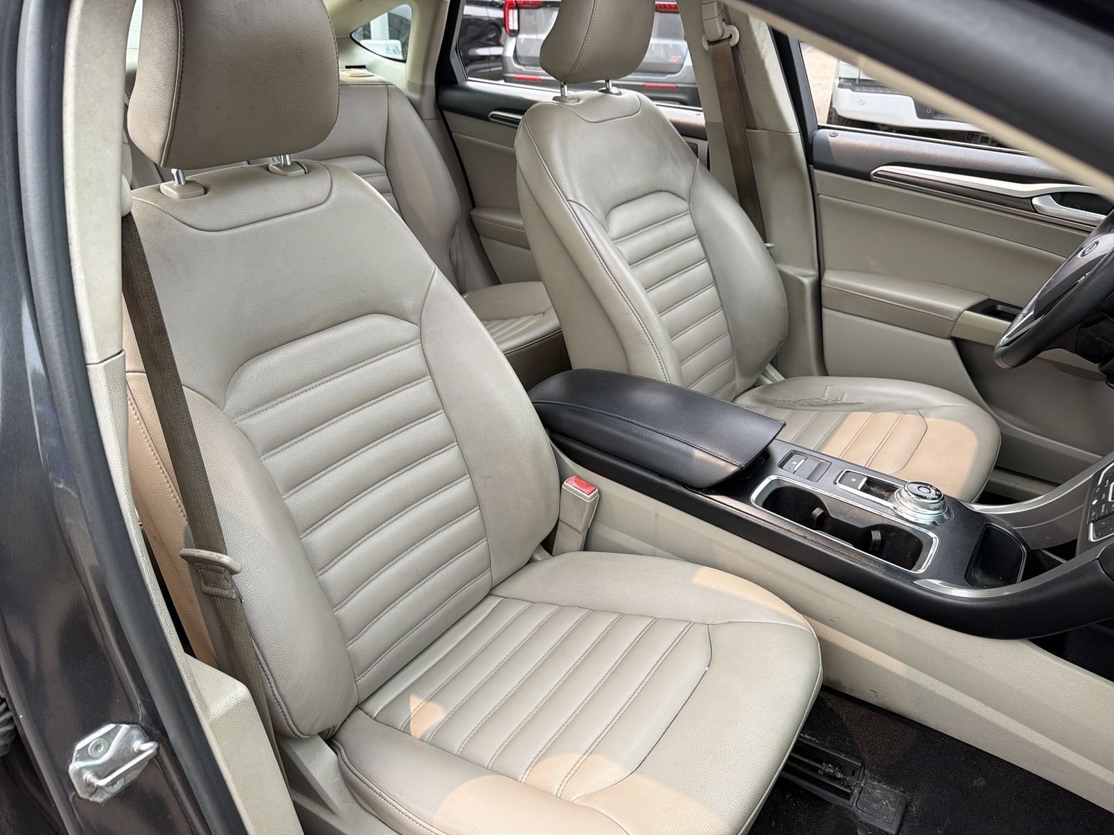 Used 2019 Ford Fusion SEL FWD image 23
