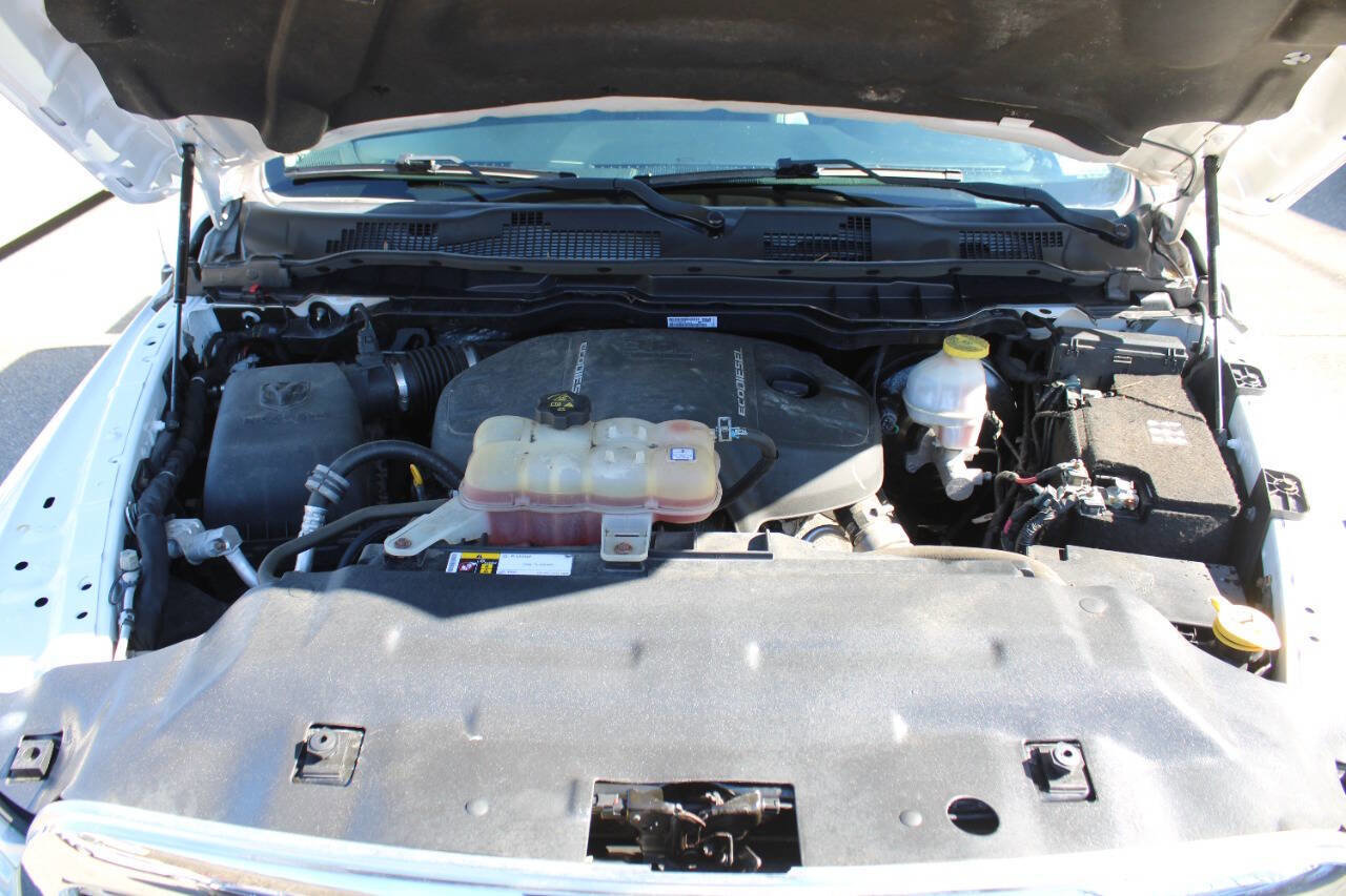 Used 2017 RAM 1500 Laramie w/ Convenience Group image 16