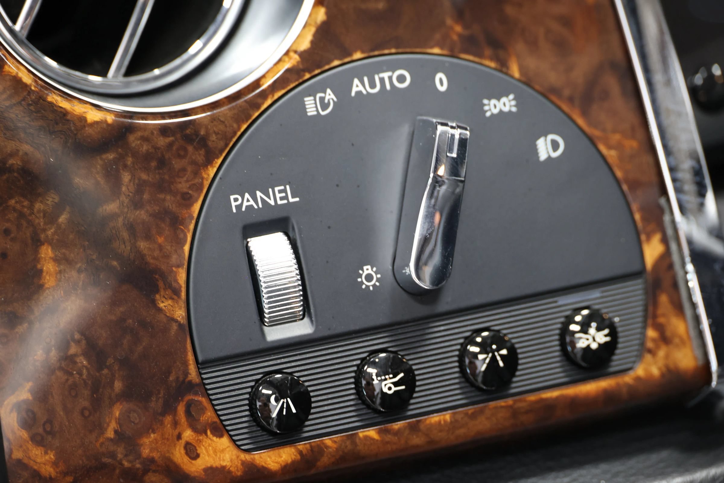 Used 2013 Rolls-Royce Ghost RWD image 24
