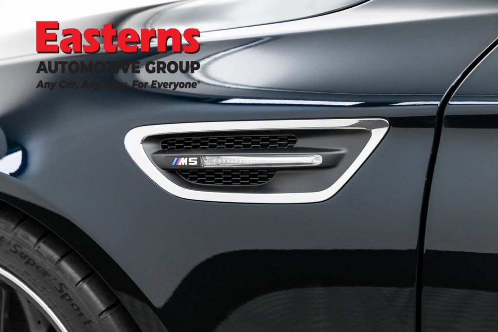 Used 2015 BMW M5 RWD image 55