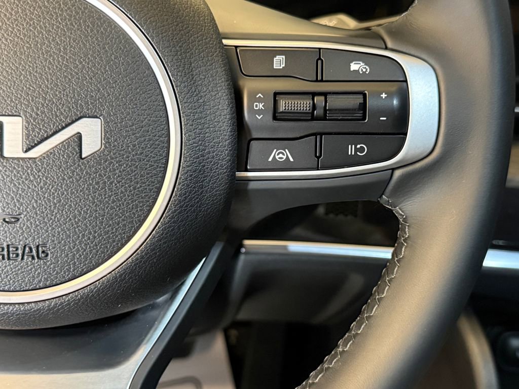 Used 2025 Kia Sportage X-Line w/ Premium Package image 12