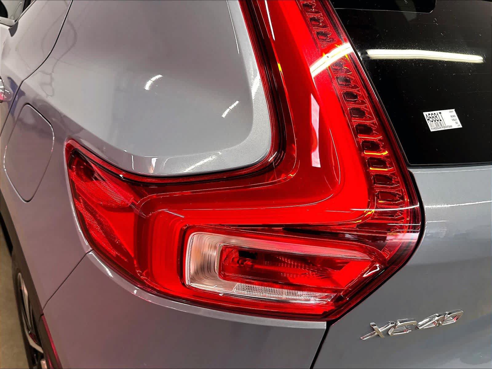 Used 2021 Volvo XC40 P8 Recharge w/ Advanced Package AWD/4WD image 31