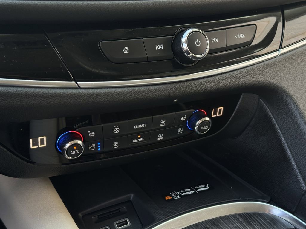 Used 2023 Buick Enclave Avenir FWD image 21