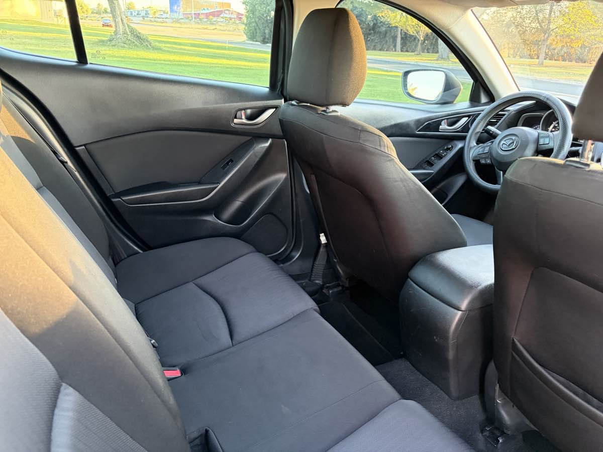 Used 2015 MAZDA MAZDA3 i Sport FWD image 19