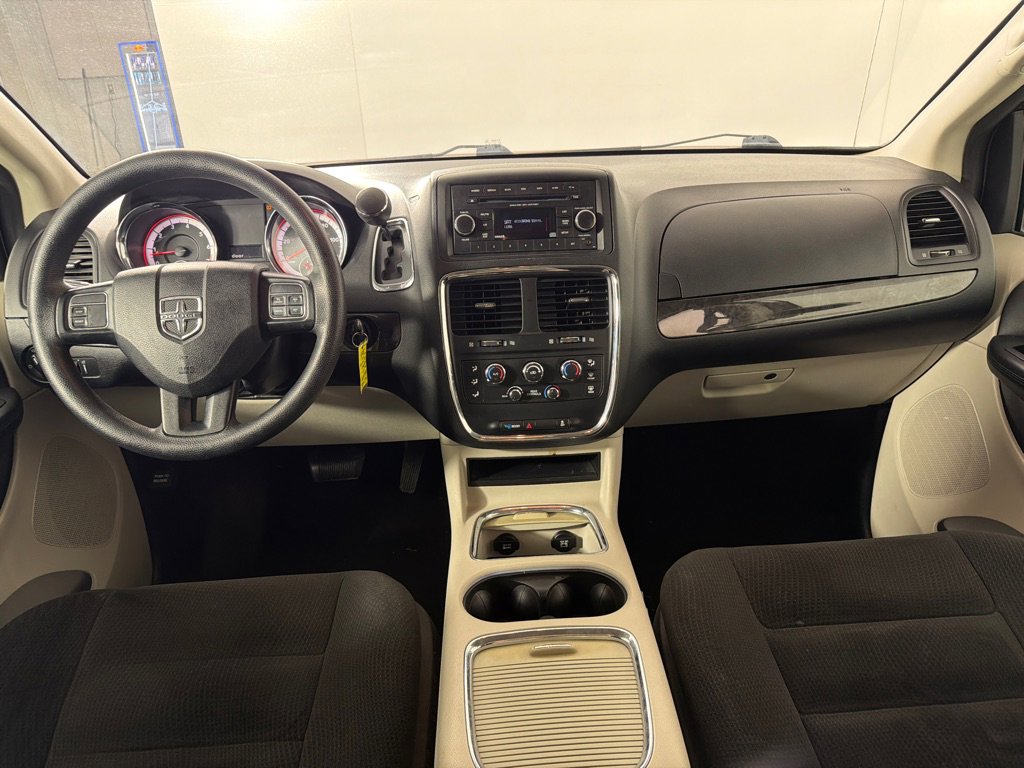 Used 2016 Dodge Grand Caravan SXT image 24