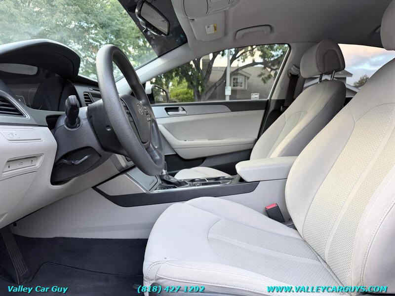 Used 2016 Hyundai Sonata SE FWD image 12