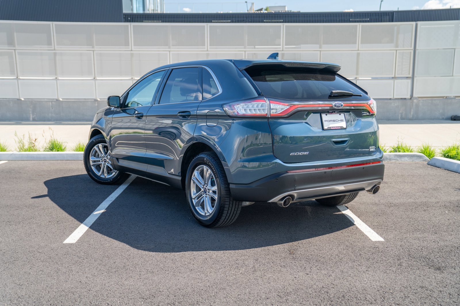 Used 2016 Ford Edge SEL w/ Equipment Group 201A AWD/4WD image 3