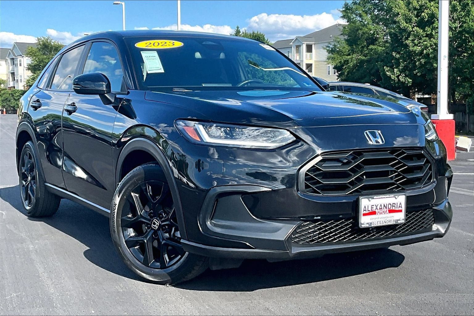 Used 2023 Honda HR-V Sport image 2