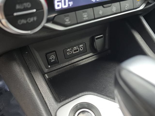 Used 2025 Nissan Sentra SR FWD image 39