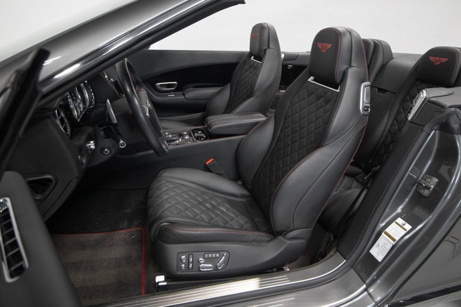 Used 2018 Bentley Continental GT image 3