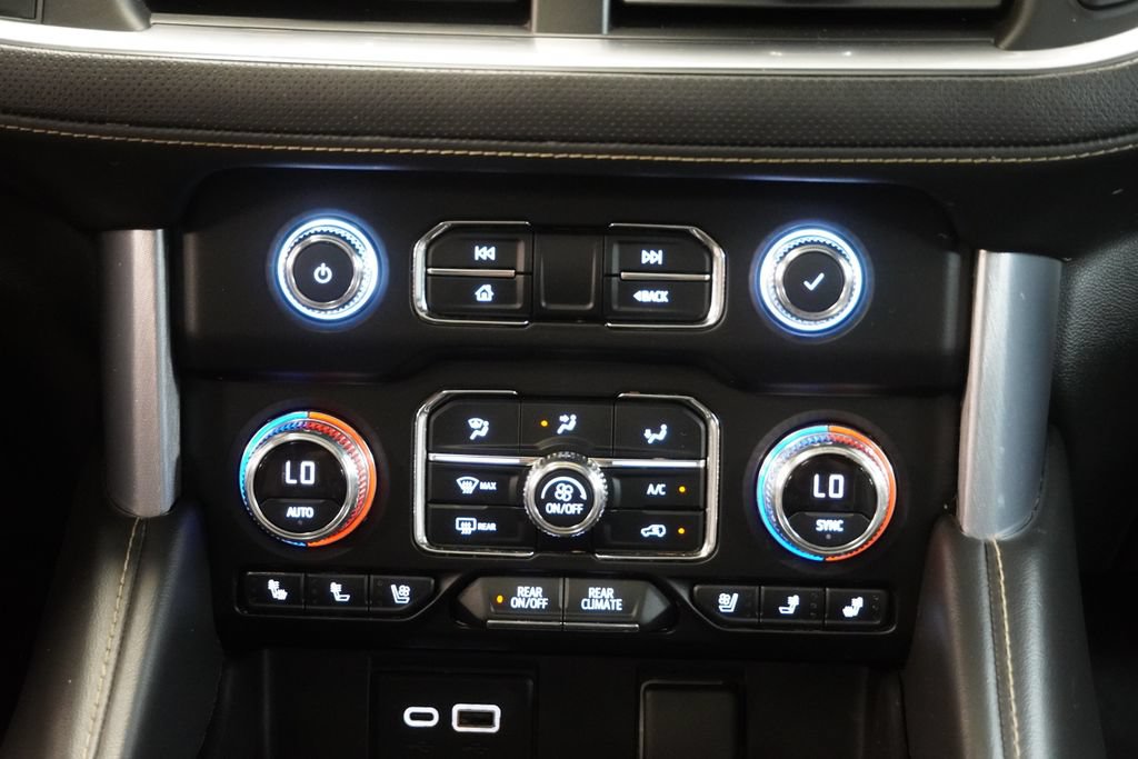 Certified 2022 GMC Yukon SLT w/ SLT Premium Package AWD/4WD image 27