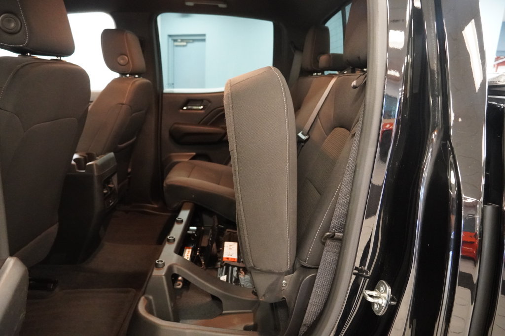 Used 2023 Chevrolet Colorado LT w/ LT Convenience Package AWD/4WD image 28