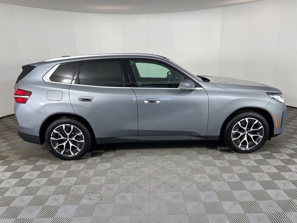 Used 2025 BMW X3 xDrive30i image 3